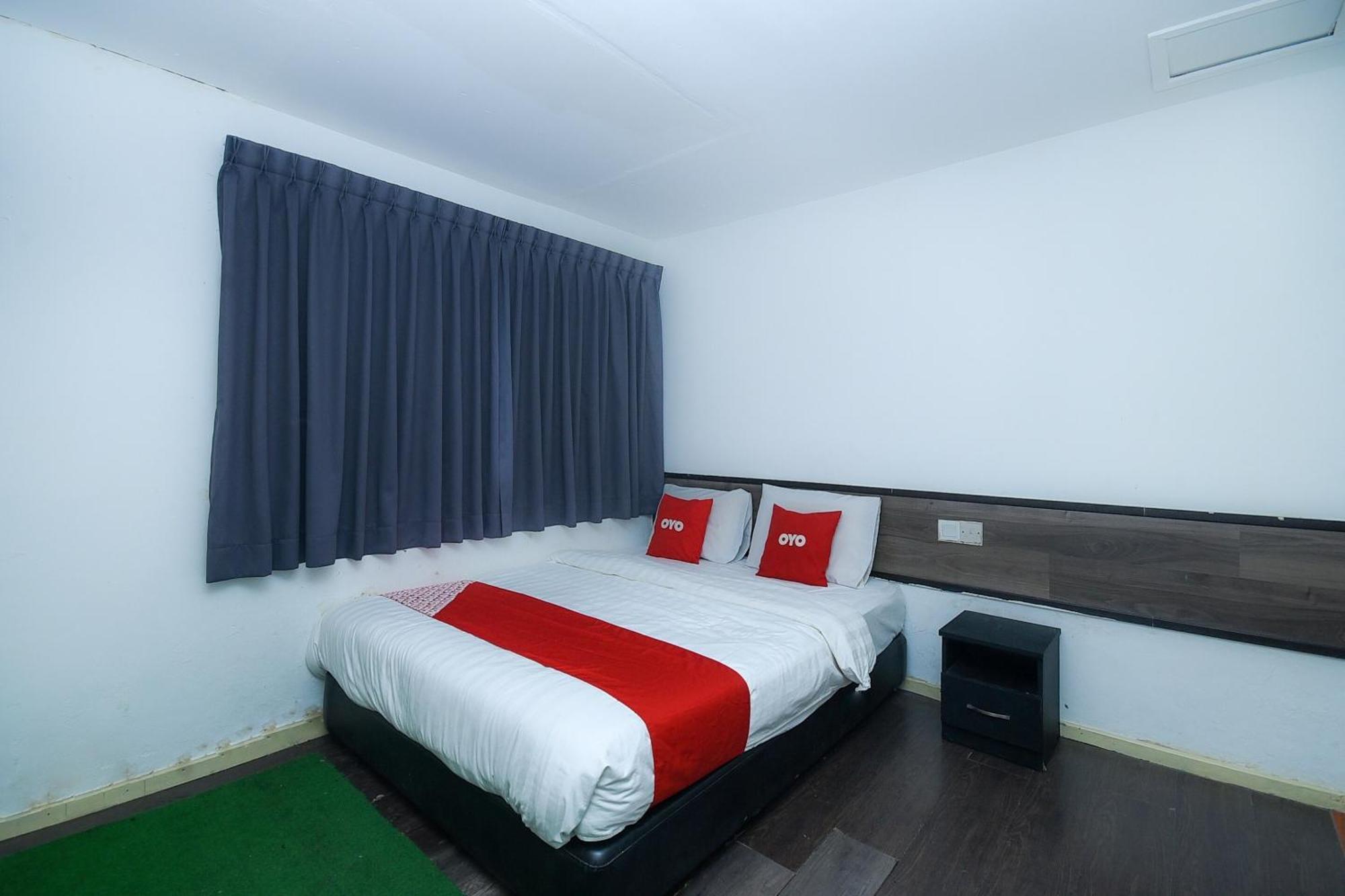 Oyo 90820 River Inn Мири Екстериор снимка