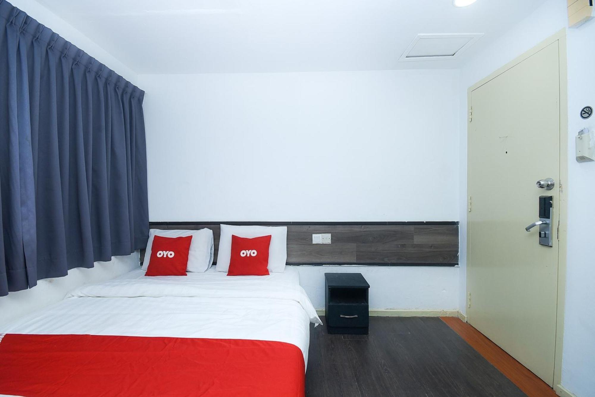 Oyo 90820 River Inn Мири Екстериор снимка