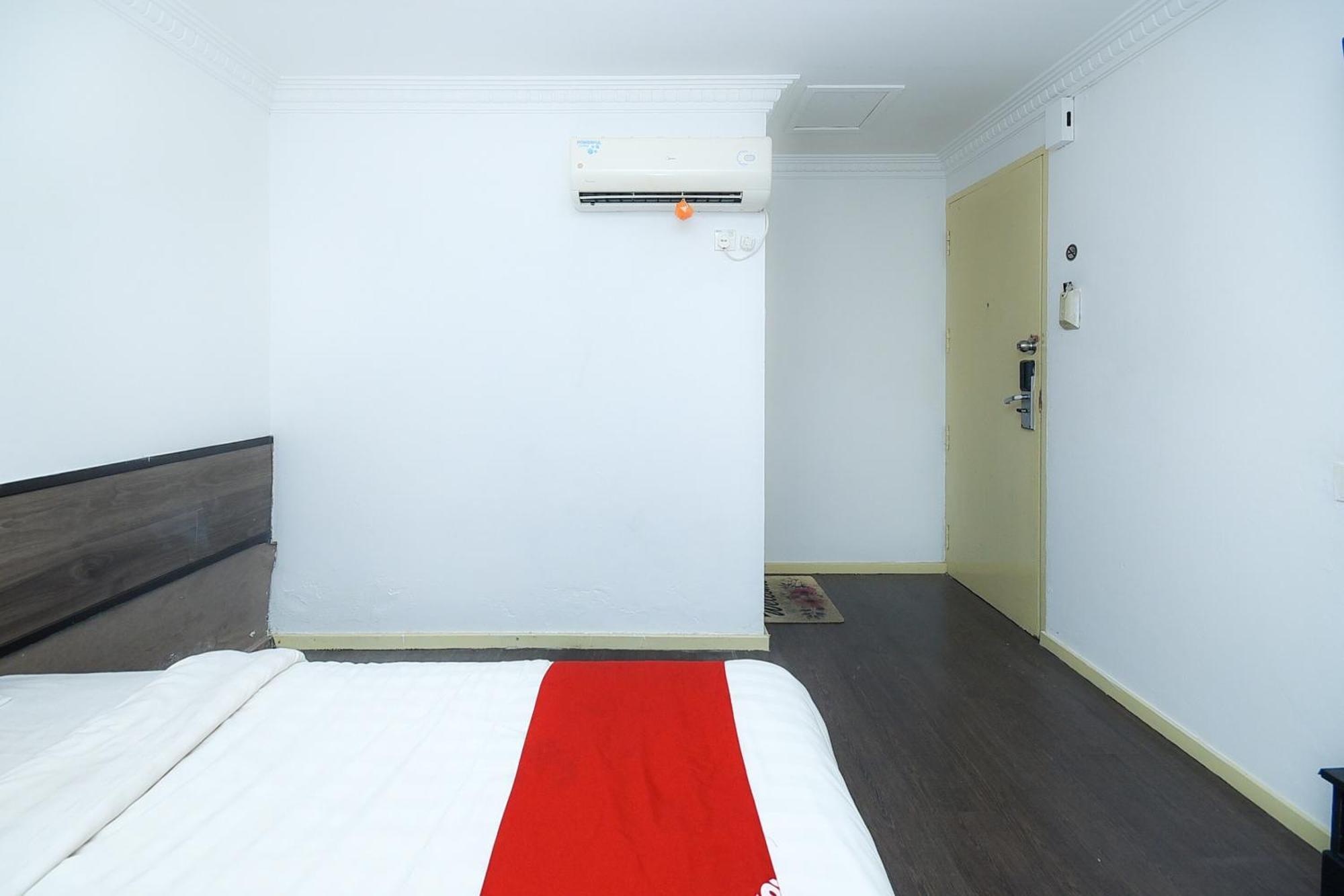 Oyo 90820 River Inn Мири Екстериор снимка