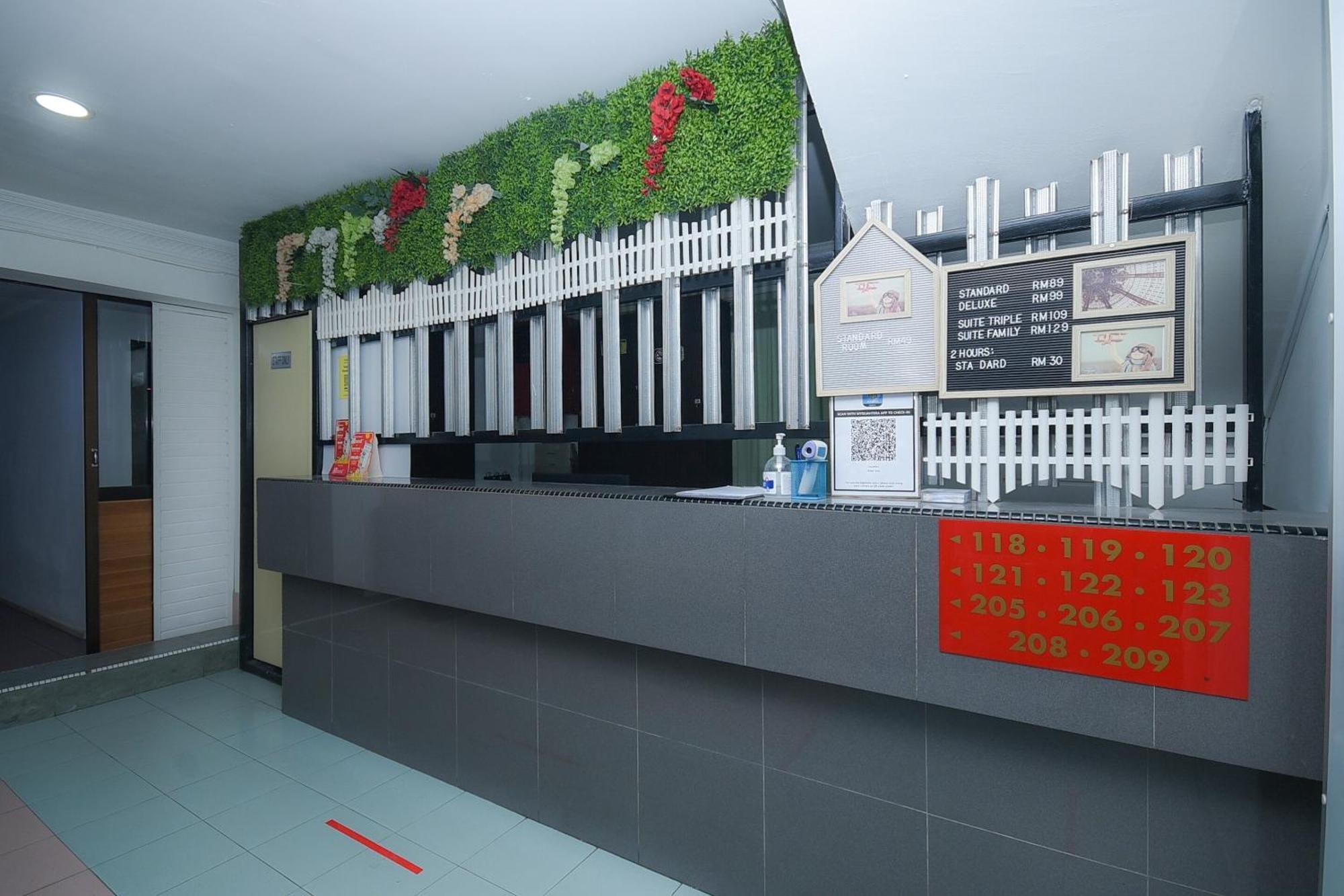 Oyo 90820 River Inn Мири Екстериор снимка