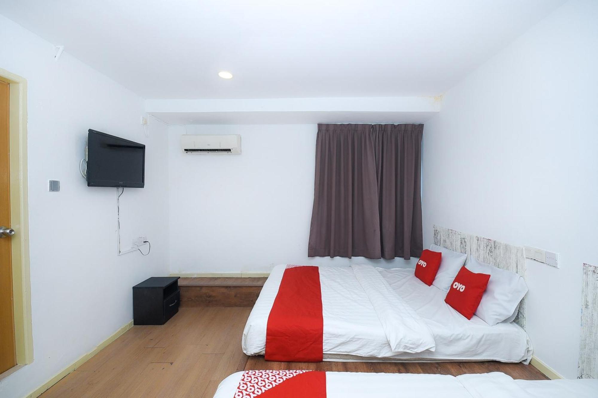 Oyo 90820 River Inn Мири Екстериор снимка