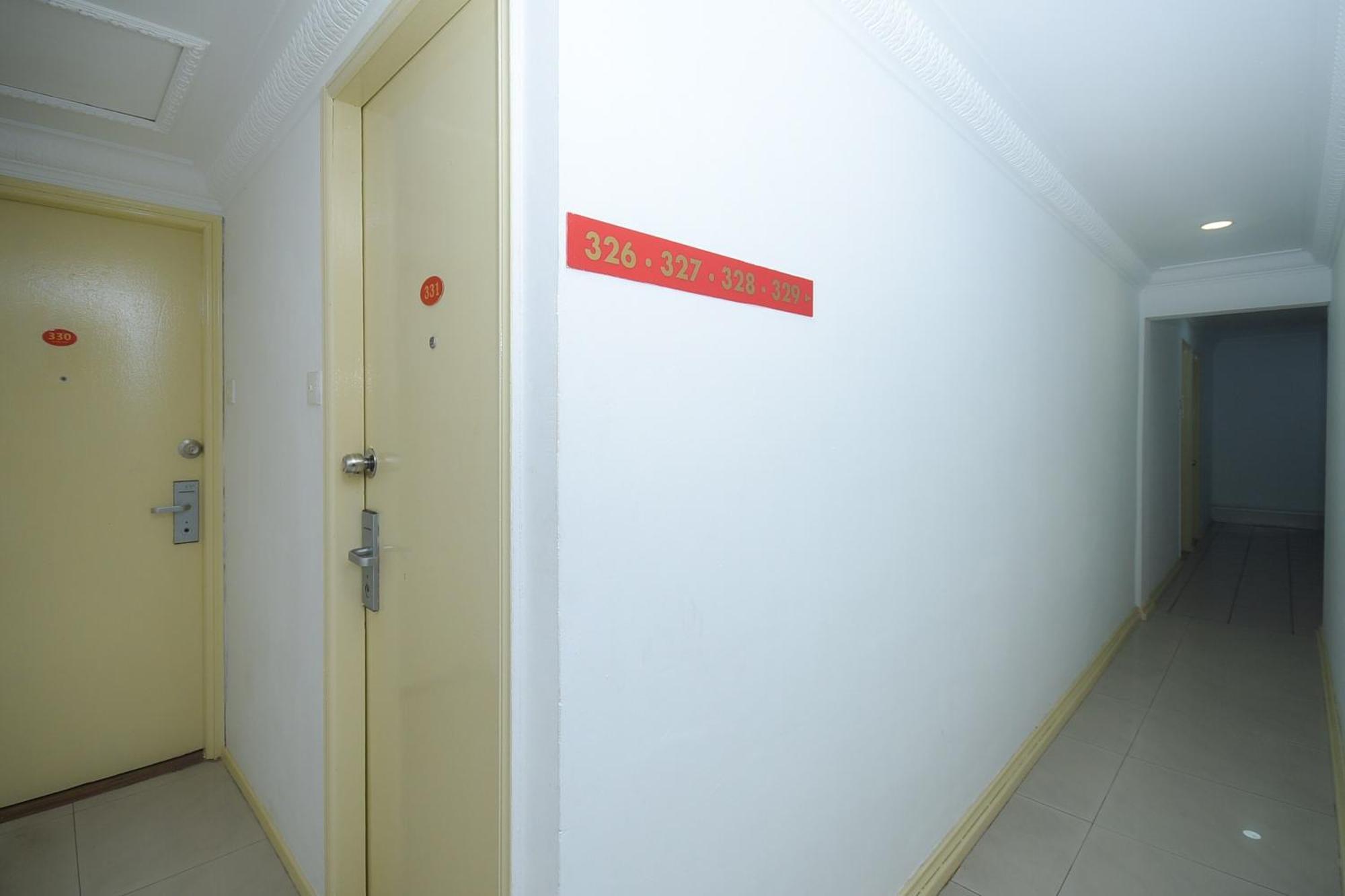 Oyo 90820 River Inn Мири Екстериор снимка